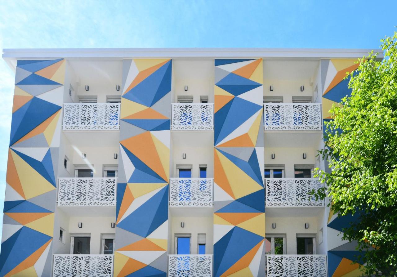 Color Hotel Ρίμινι Εξωτερικό φωτογραφία