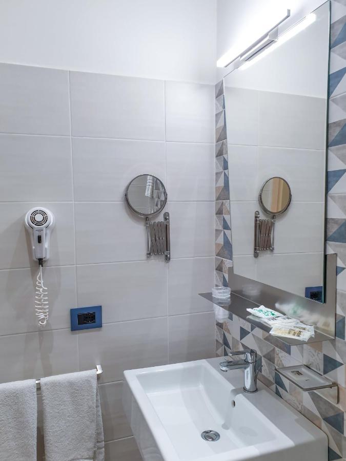 Color Hotel Ρίμινι Εξωτερικό φωτογραφία