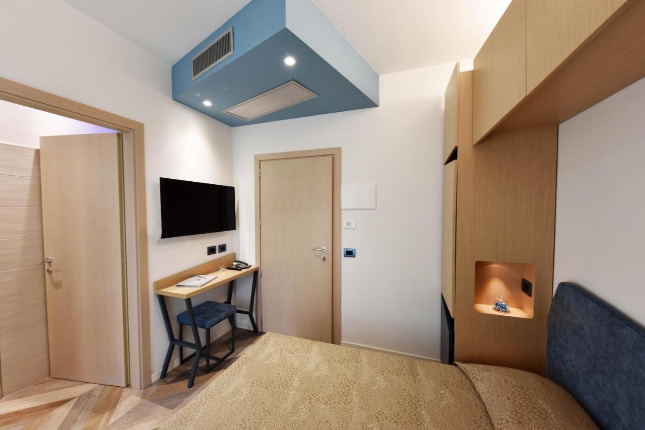 Color Hotel Ρίμινι Εξωτερικό φωτογραφία