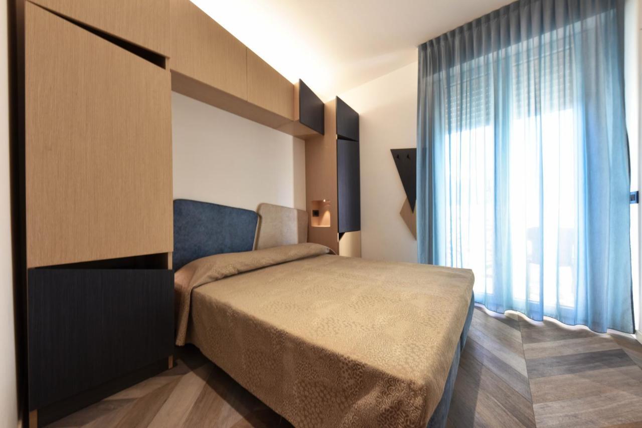 Color Hotel Ρίμινι Εξωτερικό φωτογραφία