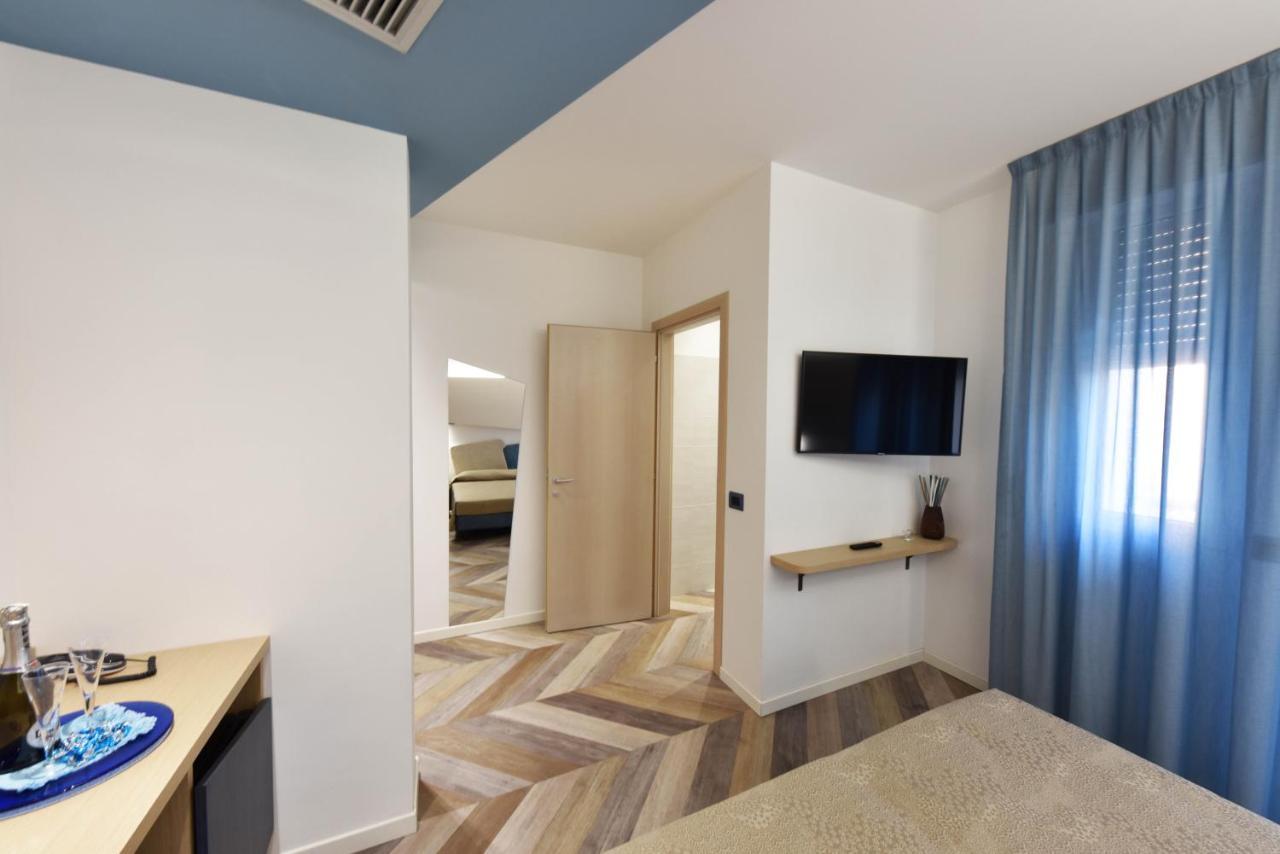 Color Hotel Ρίμινι Εξωτερικό φωτογραφία