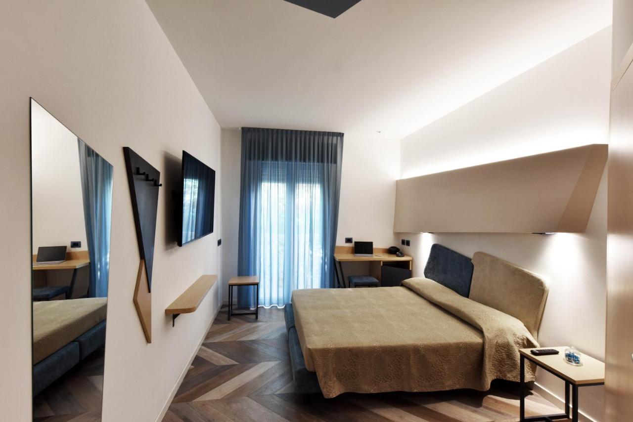 Color Hotel Ρίμινι Εξωτερικό φωτογραφία