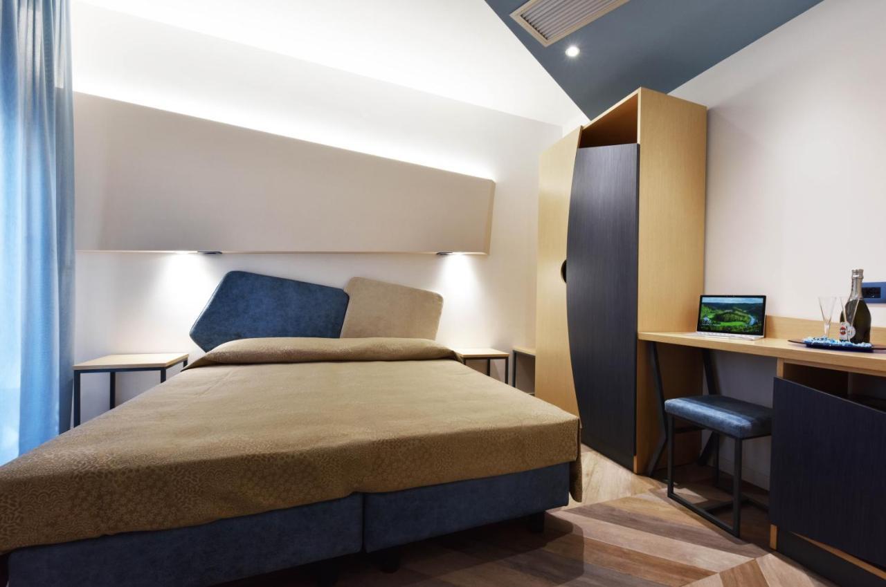 Color Hotel Ρίμινι Εξωτερικό φωτογραφία